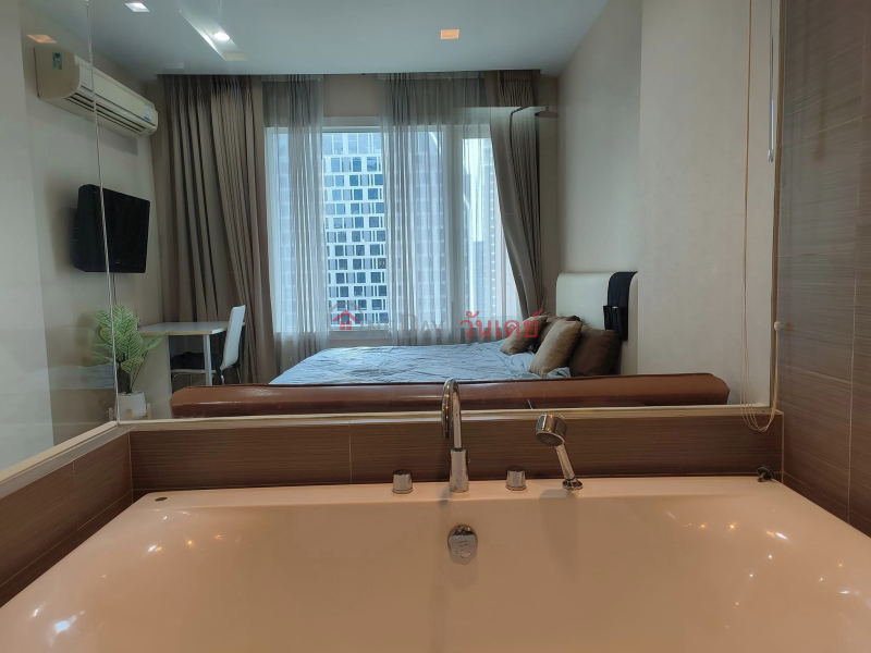 Property Search Thailand | OneDay | Residential, Rental Listings | Condo for Rent: Siri at Sukhumvit, 74 m², 2 bedroom(s)