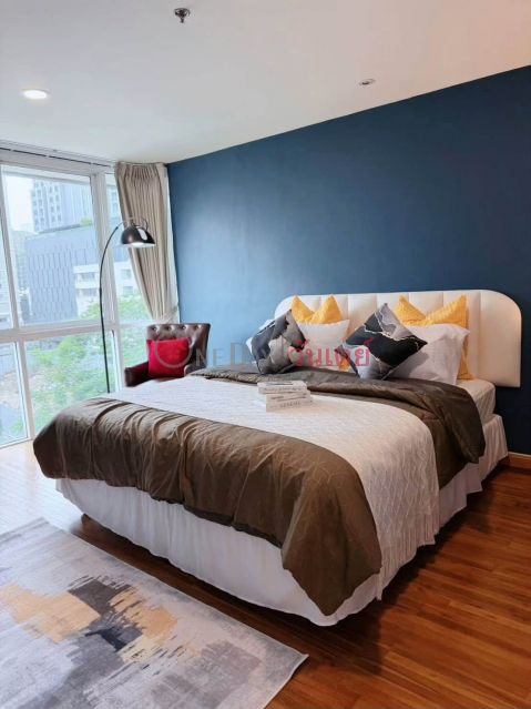 Newly Renovated 2-Bed Low-Rise Apartment (668-9350522271)_0