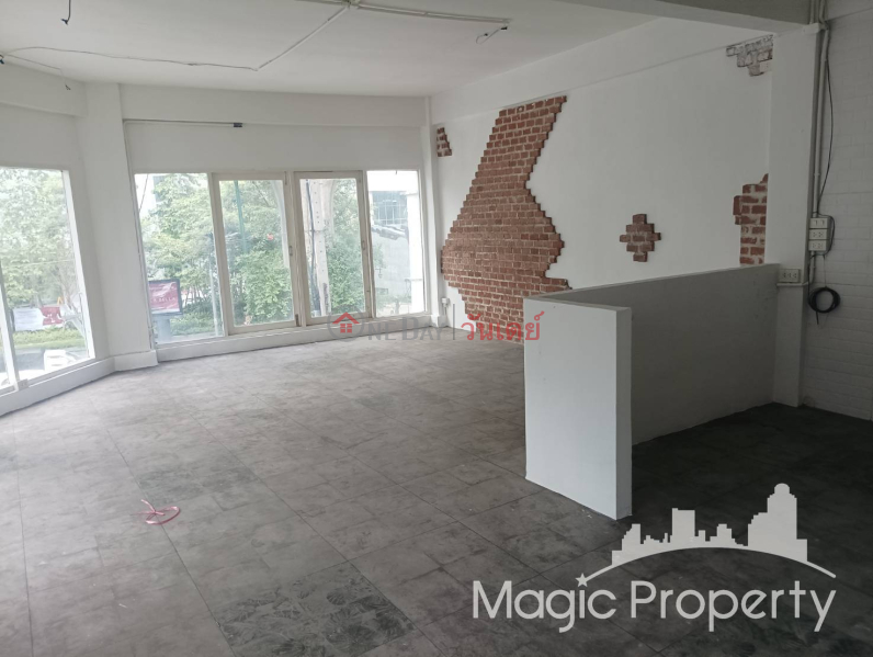 ฿ 520,000/ month, Commercial Building on Sukhumvit Road For Rent, Khlong Toei, Bangkok