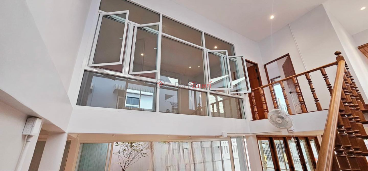 Modern Vintage 3 Beds 4 Baths Soi Sukhumvit 77 รายการขาย