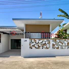 Twin house for sale at Promphan B Town Paklok Village _0